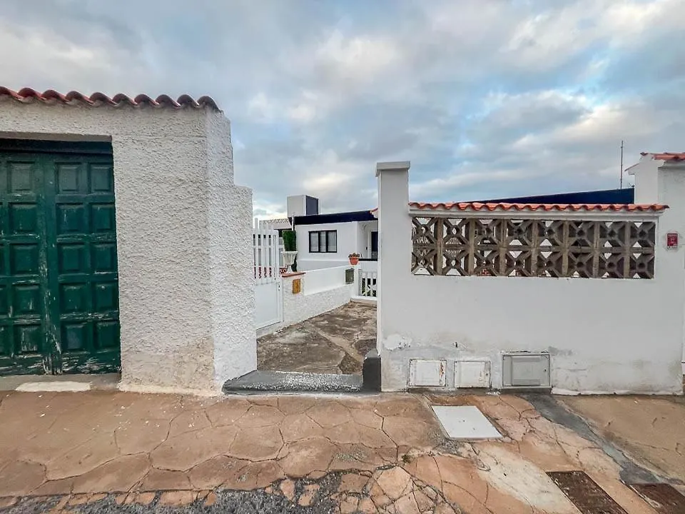 El Bunker Luxury Suite en Playa del Hombre con vista al mar