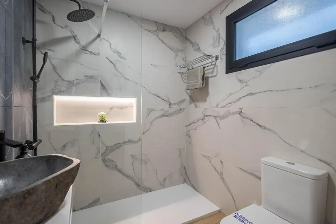 Apartment El Bunker Luxury Suite en Playa del Hombre con vista al mar