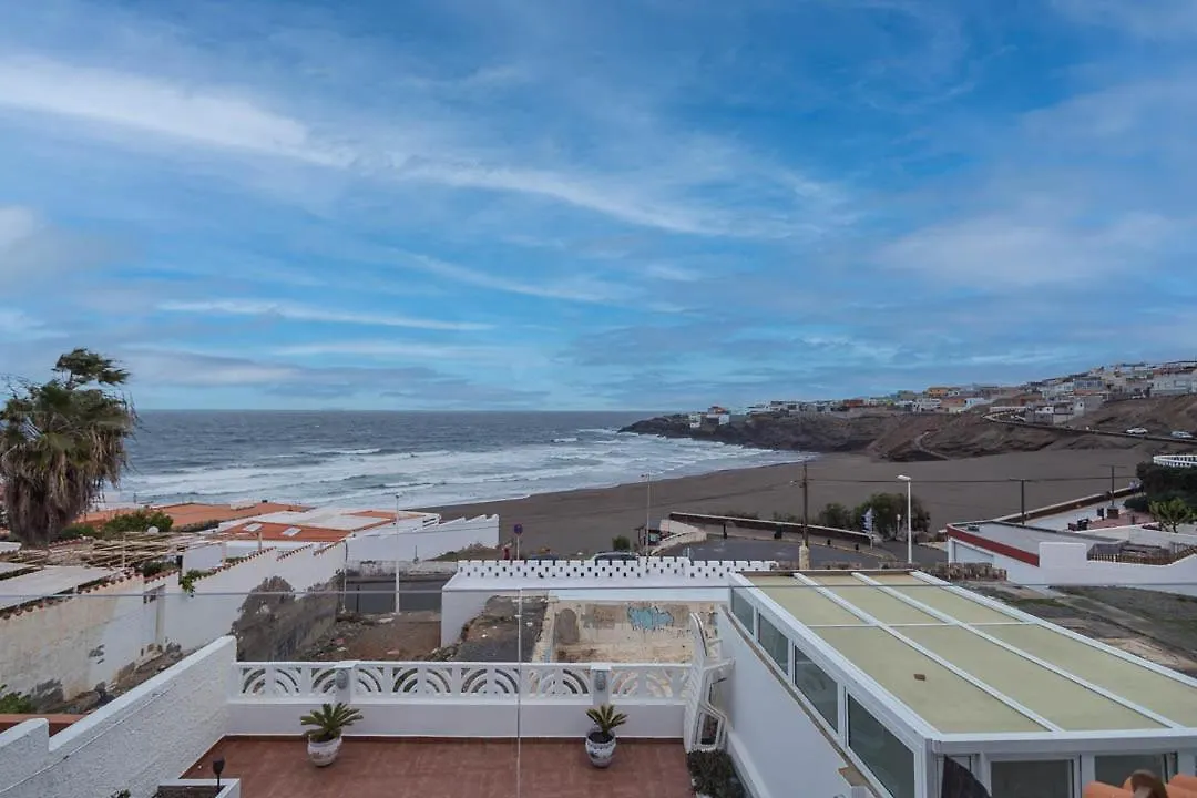 El Bunker Luxury Suite en Playa del Hombre con vista al mar Apartment