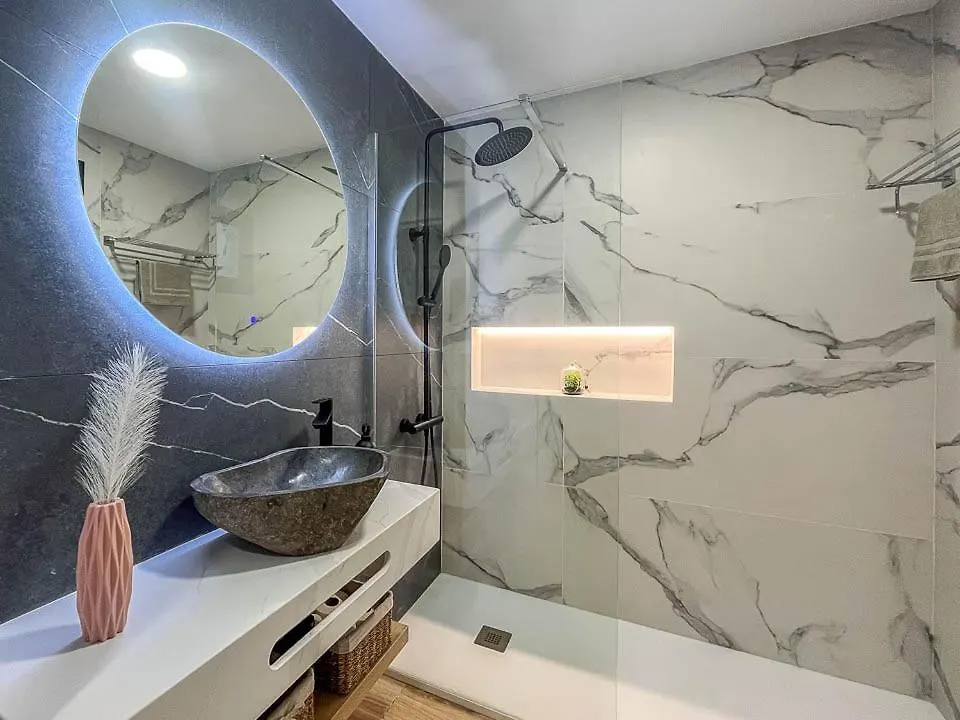 El Bunker Luxury Suite en Playa del Hombre con vista al mar 0*,  Spain