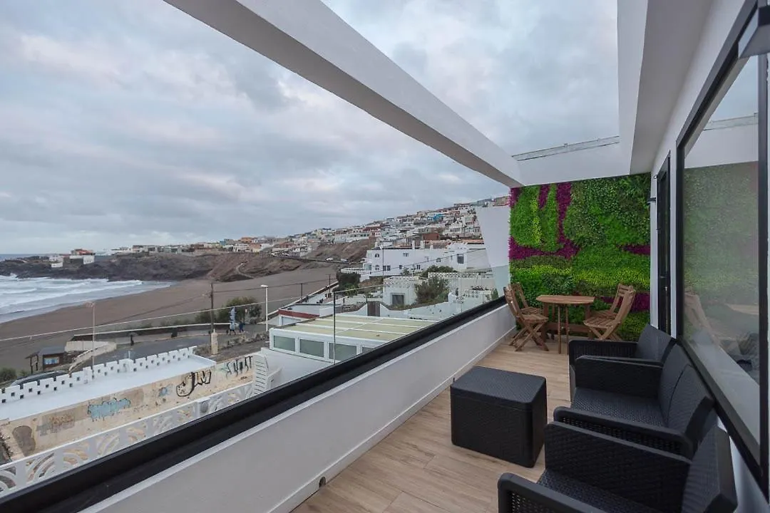 Apartment El Bunker Luxury Suite en Playa del Hombre con vista al mar Spain