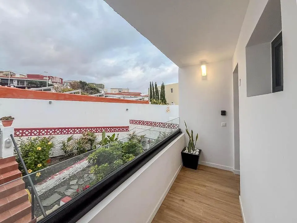 El Bunker Luxury Suite en Playa del Hombre con vista al mar Spain