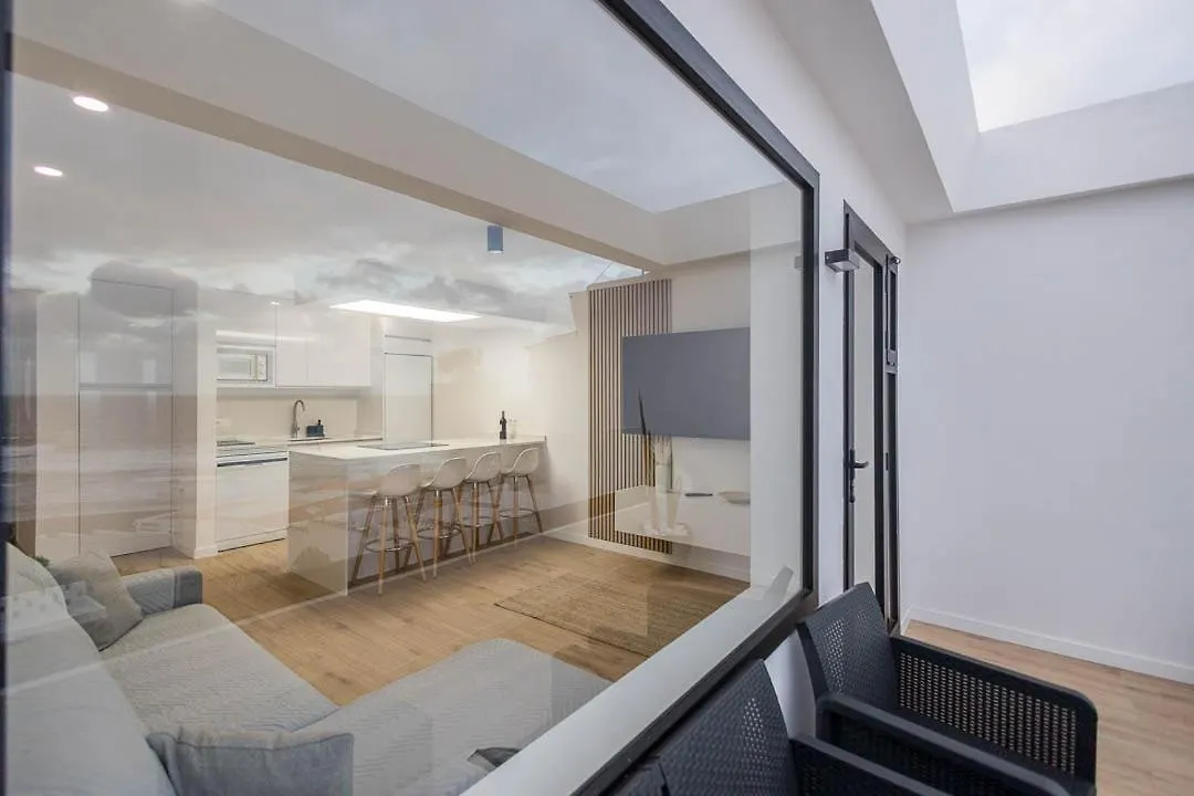 Apartment El Bunker Luxury Suite en Playa del Hombre con vista al mar