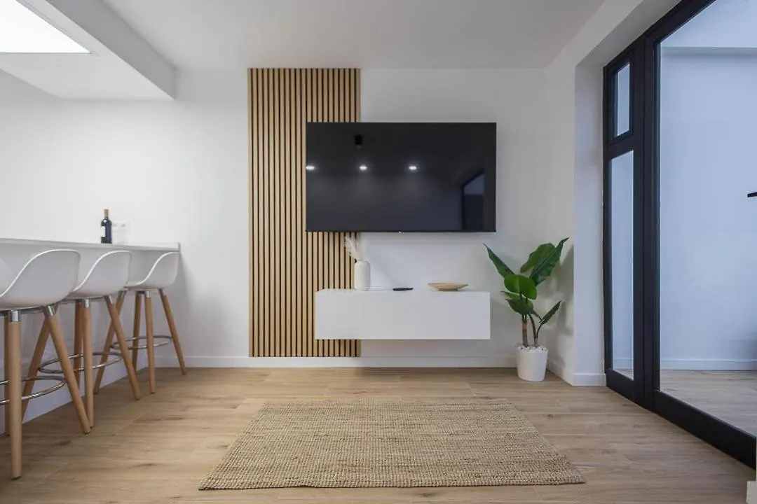 Apartment El Bunker Luxury Suite en Playa del Hombre con vista al mar