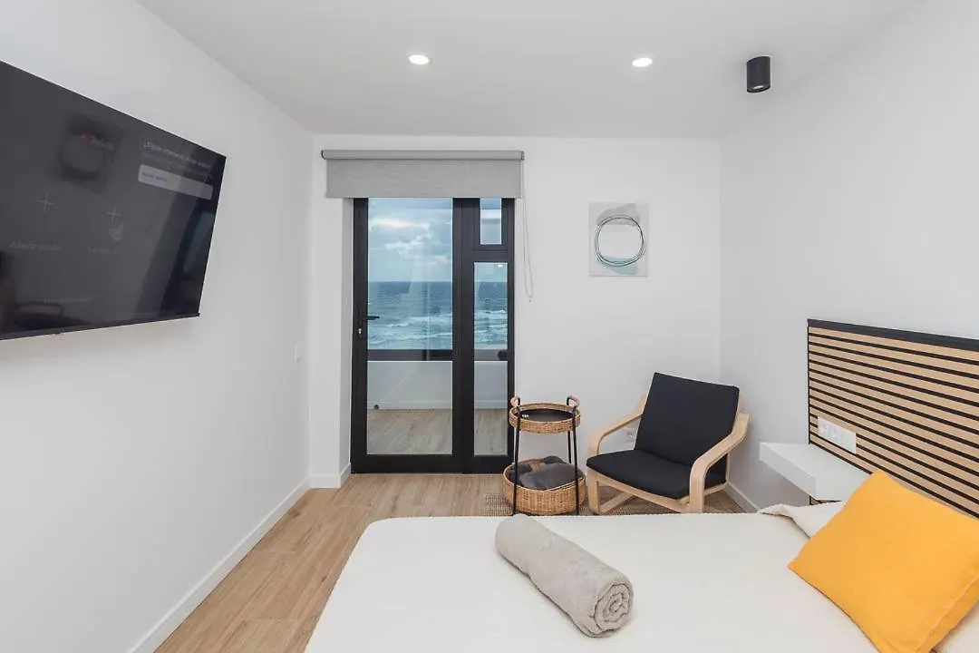 El Bunker Luxury Suite en Playa del Hombre con vista al mar Apartment